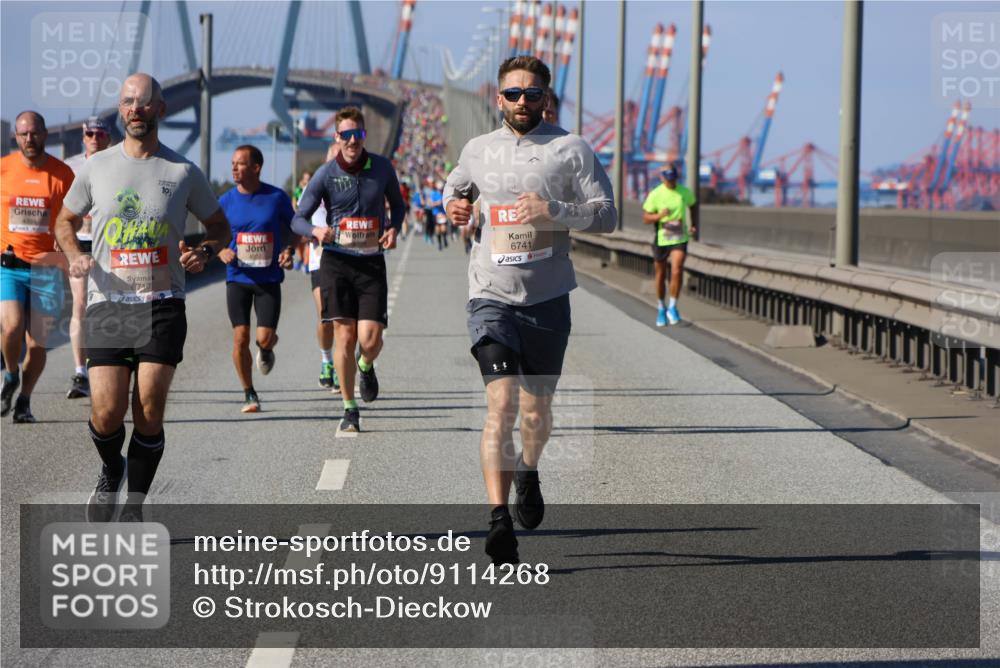 03.10.2025 - Köhlbrandbrückenlauf Strokosch-Dieckow http://msf.ph/oto/9114268 03.10.2025 12:45:02 Position 3 19, 4002, 671, 6741 meine-sportfotos.de