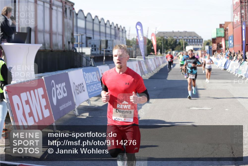 03.10.2025 - Köhlbrandbrückenlauf Jannik Wohlers http://msf.ph/oto/9114276 03.10.2025 13:01:50 Ziel 4162, 4206, 4257, 4258, 5671, 5692, 5718, 5739 meine-sportfotos.de