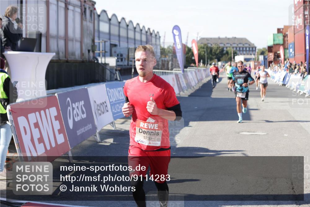 03.10.2025 - Köhlbrandbrückenlauf Jannik Wohlers http://msf.ph/oto/9114283 03.10.2025 13:01:50 Ziel 4162, 4206, 4257, 4258, 5671, 5692, 5718, 5739 meine-sportfotos.de