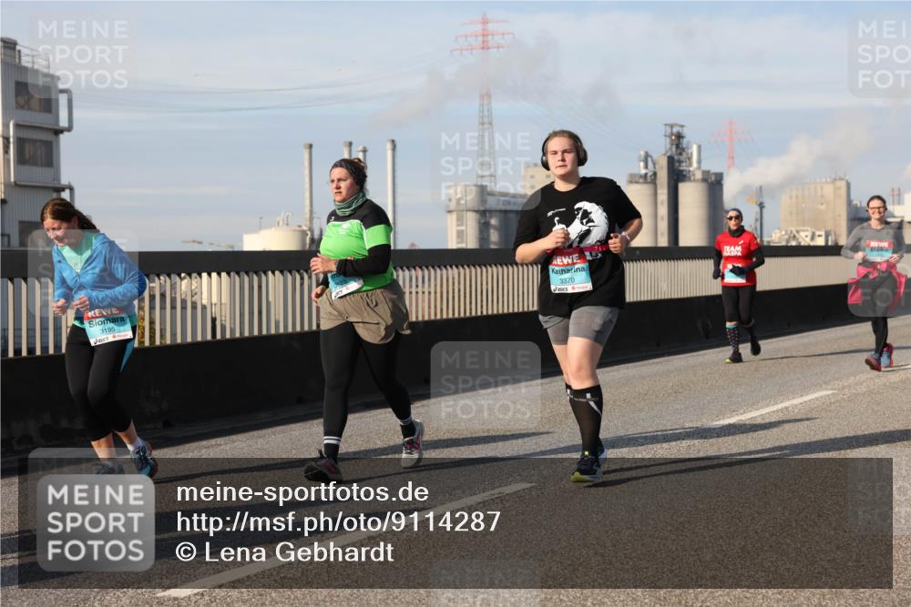 03.10.2025 - Köhlbrandbrückenlauf Lena Gebhardt http://msf.ph/oto/9114287 03.10.2025 10:17:30 Position 2 3195, 3370 meine-sportfotos.de