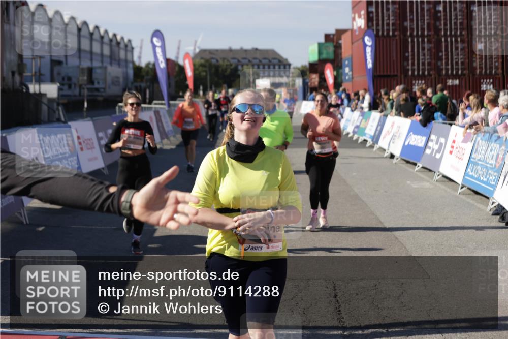 03.10.2025 - Köhlbrandbrückenlauf Jannik Wohlers http://msf.ph/oto/9114288 03.10.2025 13:32:14 Ziel 4443, 4578, 4985, 5155, 5238, 5246, 5247, 5248, 5354, 5820, 5921, 5922, 5923, 6146, 6287, 6304, 6460 meine-sportfotos.de