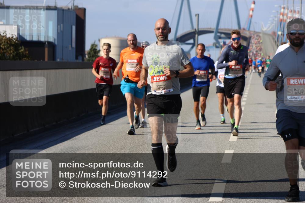 03.10.2025 - Köhlbrandbrückenlauf Strokosch-Dieckow http://msf.ph/oto/9114292 03.10.2025 12:45:04 Position 3 10, 4394, 6717, 6741 meine-sportfotos.de
