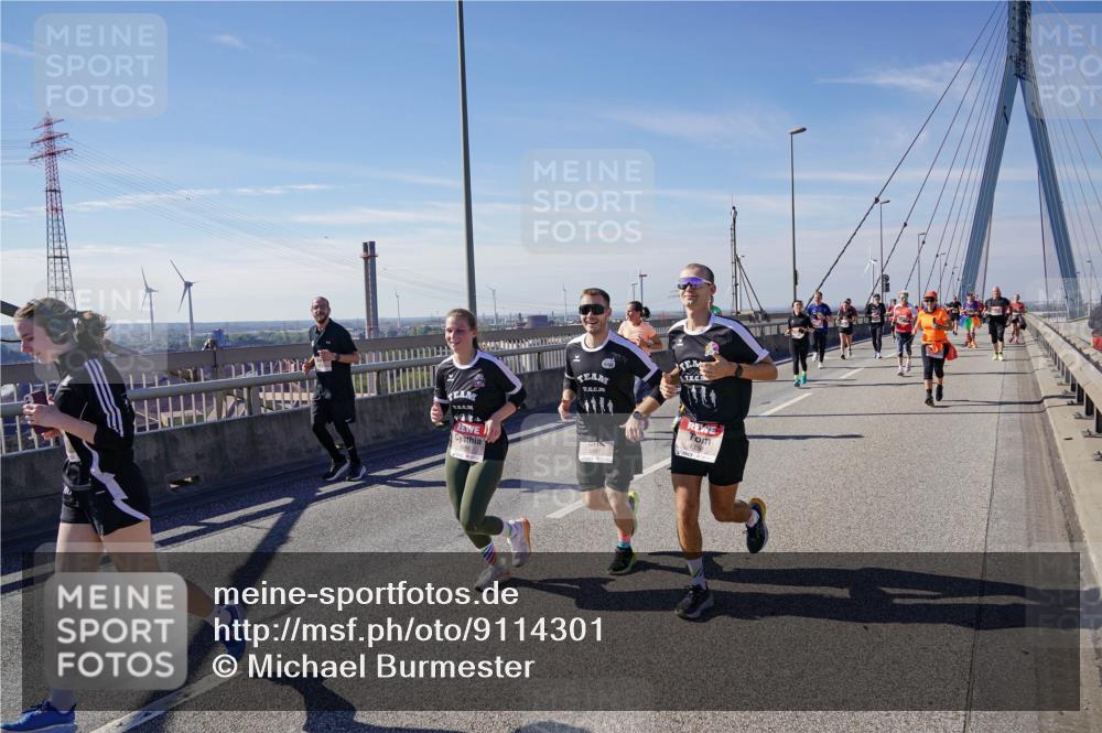 03.10.2025 - Köhlbrandbrückenlauf Michael Burmester http://msf.ph/oto/9114301 03.10.2025 12:55:53 Position 2 4338 meine-sportfotos.de