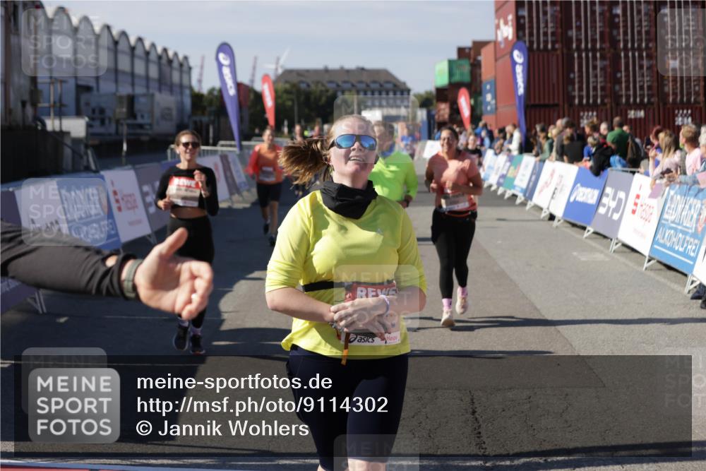 03.10.2025 - Köhlbrandbrückenlauf Jannik Wohlers http://msf.ph/oto/9114302 03.10.2025 13:32:14 Ziel 4443, 4578, 4985, 5155, 5238, 5246, 5247, 5248, 5354, 5820, 5921, 5922, 5923, 6146, 6287, 6304, 6460 meine-sportfotos.de
