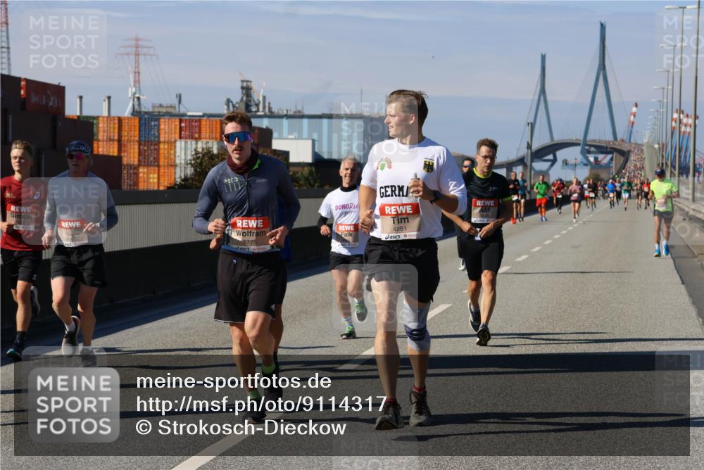 03.10.2025 - Köhlbrandbrückenlauf Strokosch-Dieckow http://msf.ph/oto/9114317 03.10.2025 12:45:09 Position 3 5775, 4251, 4126 meine-sportfotos.de