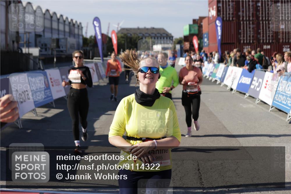03.10.2025 - Köhlbrandbrückenlauf Jannik Wohlers http://msf.ph/oto/9114322 03.10.2025 13:32:14 Ziel 4443, 4578, 4985, 5155, 5238, 5246, 5247, 5248, 5354, 5820, 5921, 5922, 5923, 6146, 6287, 6304, 6460 meine-sportfotos.de