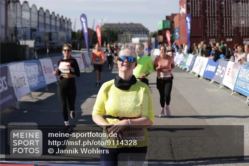 03.10.2025 - Köhlbrandbrückenlauf Jannik Wohlers http://msf.ph/oto/9114328 03.10.2025 13:32:14 Ziel 4443, 4578, 4985, 5155, 5238, 5246, 5247, 5248, 5354, 5820, 5921, 5922, 5923, 6146, 6287, 6304, 6460 meine-sportfotos.de