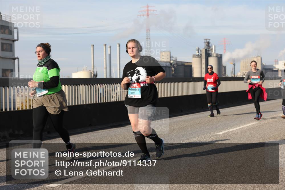 03.10.2025 - Köhlbrandbrückenlauf Lena Gebhardt http://msf.ph/oto/9114337 03.10.2025 10:17:31 Position 2 3370 meine-sportfotos.de