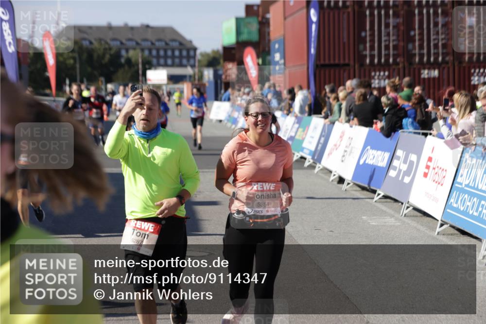 03.10.2025 - Köhlbrandbrückenlauf Jannik Wohlers http://msf.ph/oto/9114347 03.10.2025 13:32:15 Ziel 4443, 4578, 4985, 5155, 5238, 5246, 5247, 5248, 5354, 5820, 5921, 5922, 5923, 6146, 6287, 6304, 6460 meine-sportfotos.de