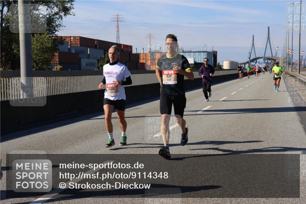 03.10.2025 - Köhlbrandbrückenlauf Strokosch-Dieckow http://msf.ph/oto/9114348 03.10.2025 12:45:12 Position 3 5, 2, 4084, 4126 meine-sportfotos.de