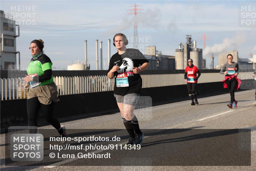 03.10.2025 - Köhlbrandbrückenlauf Lena Gebhardt http://msf.ph/oto/9114349 03.10.2025 10:17:31 Position 2 3370 meine-sportfotos.de