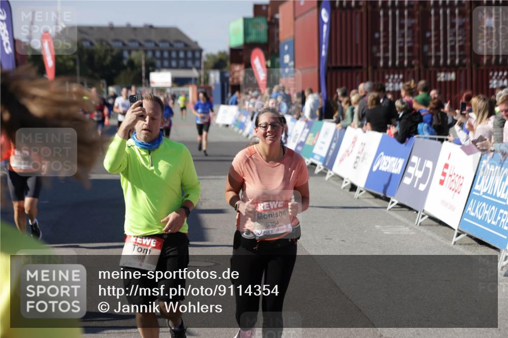 03.10.2025 - Köhlbrandbrückenlauf Jannik Wohlers http://msf.ph/oto/9114354 03.10.2025 13:32:15 Ziel 4443, 4578, 4985, 5155, 5238, 5246, 5247, 5248, 5354, 5820, 5921, 5922, 5923, 6146, 6287, 6304, 6460 meine-sportfotos.de
