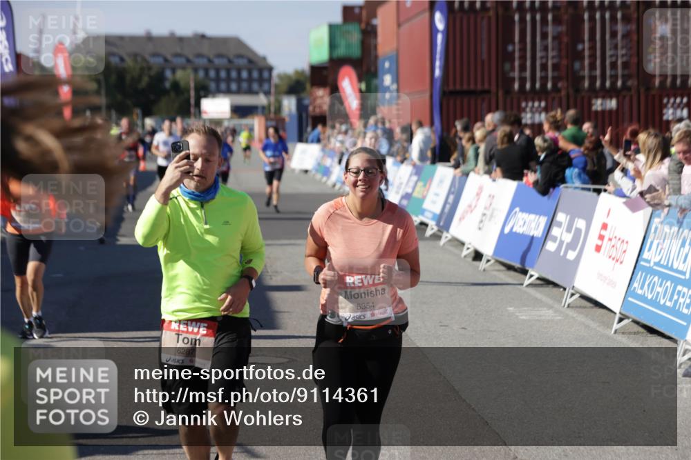 03.10.2025 - Köhlbrandbrückenlauf Jannik Wohlers http://msf.ph/oto/9114361 03.10.2025 13:32:15 Ziel 4443, 4578, 4985, 5155, 5238, 5246, 5247, 5248, 5354, 5820, 5921, 5922, 5923, 6146, 6287, 6304, 6460 meine-sportfotos.de