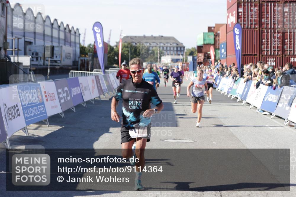 03.10.2025 - Köhlbrandbrückenlauf Jannik Wohlers http://msf.ph/oto/9114364 03.10.2025 13:01:53 Ziel 4025, 4118, 4162, 4206, 4258, 4543, 5671, 5692, 5718, 5739, 6235 meine-sportfotos.de