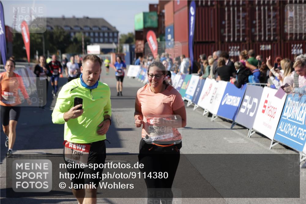 03.10.2025 - Köhlbrandbrückenlauf Jannik Wohlers http://msf.ph/oto/9114380 03.10.2025 13:32:15 Ziel 4443, 4578, 4985, 5155, 5238, 5246, 5247, 5248, 5354, 5820, 5921, 5922, 5923, 6146, 6287, 6304, 6460 meine-sportfotos.de