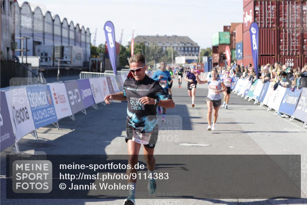 03.10.2025 - Köhlbrandbrückenlauf Jannik Wohlers http://msf.ph/oto/9114383 03.10.2025 13:01:53 Ziel 4025, 4118, 4162, 4206, 4258, 4543, 5671, 5692, 5718, 5739, 6235 meine-sportfotos.de