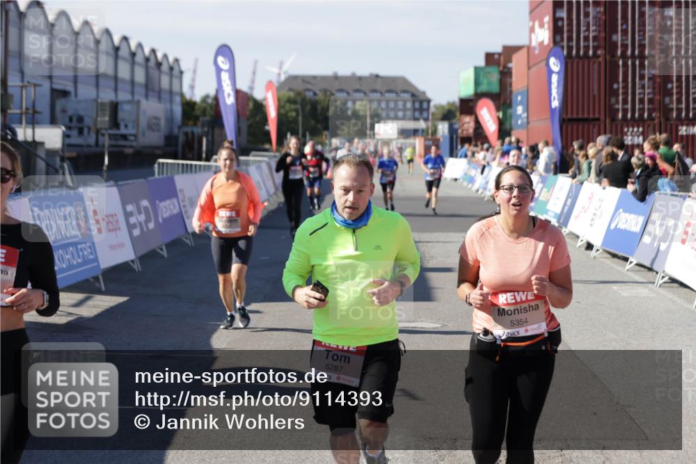 03.10.2025 - Köhlbrandbrückenlauf Jannik Wohlers http://msf.ph/oto/9114393 03.10.2025 13:32:16 Ziel 4443, 4485, 4578, 4985, 5155, 5238, 5354, 5820, 5921, 5922, 5923, 6146, 6287, 6304, 6460 meine-sportfotos.de