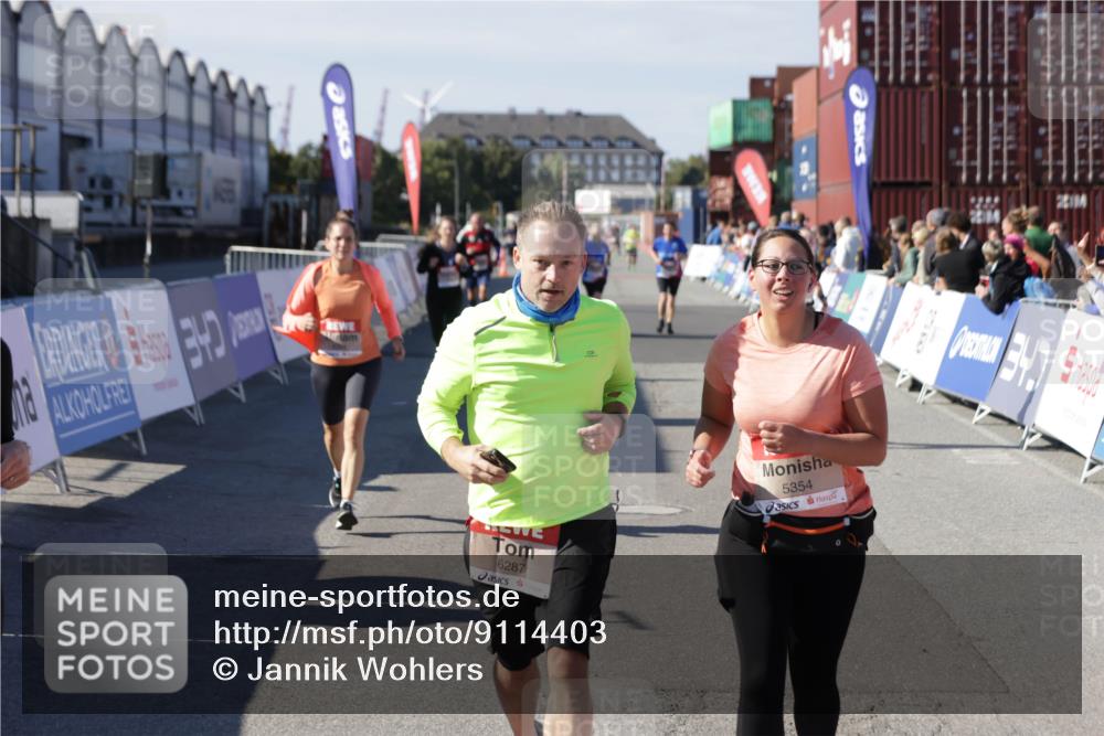 03.10.2025 - Köhlbrandbrückenlauf Jannik Wohlers http://msf.ph/oto/9114403 03.10.2025 13:32:16 Ziel 4443, 4485, 4578, 4985, 5155, 5238, 5354, 5820, 5921, 5922, 5923, 6146, 6287, 6304, 6460 meine-sportfotos.de