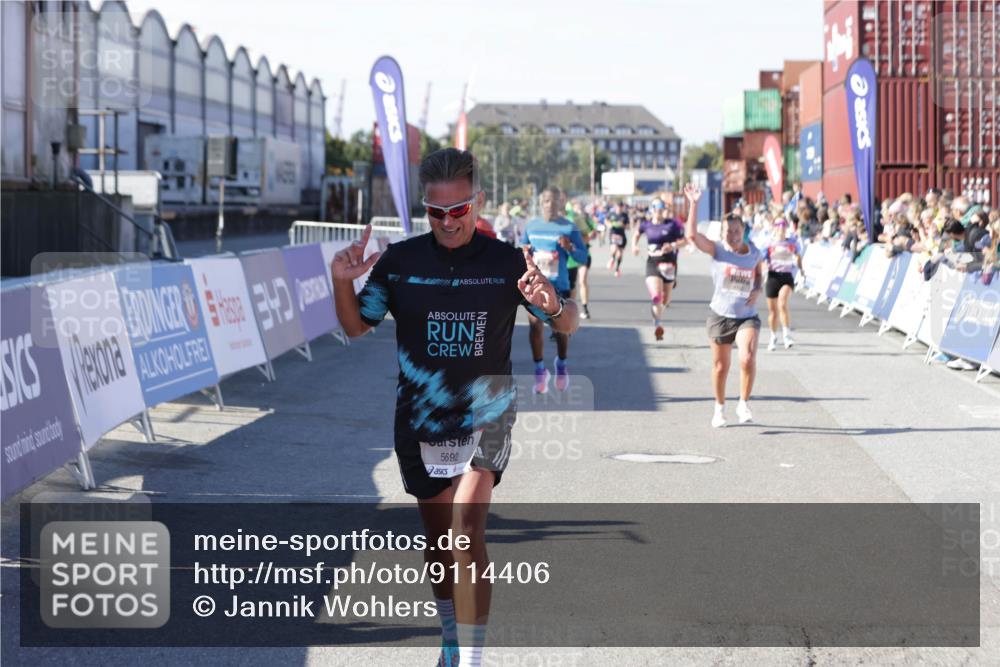 03.10.2025 - Köhlbrandbrückenlauf Jannik Wohlers http://msf.ph/oto/9114406 03.10.2025 13:01:53 Ziel 4025, 4118, 4162, 4206, 4258, 4543, 5671, 5692, 5718, 5739, 6235 meine-sportfotos.de