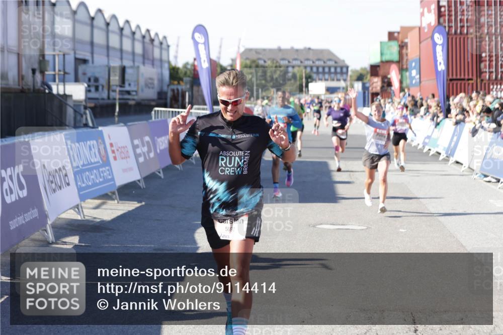 03.10.2025 - Köhlbrandbrückenlauf Jannik Wohlers http://msf.ph/oto/9114414 03.10.2025 13:01:53 Ziel 4025, 4118, 4162, 4206, 4258, 4543, 5671, 5692, 5718, 5739, 6235 meine-sportfotos.de