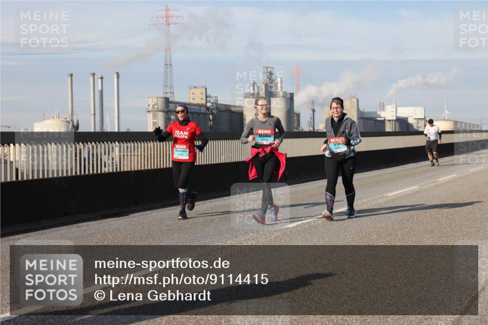 03.10.2025 - Köhlbrandbrückenlauf Lena Gebhardt http://msf.ph/oto/9114415 03.10.2025 10:17:32 Position 2 2452, 2665 meine-sportfotos.de