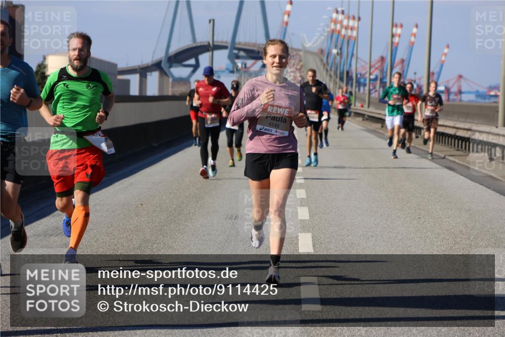 03.10.2025 - Köhlbrandbrückenlauf Strokosch-Dieckow http://msf.ph/oto/9114425 03.10.2025 12:45:27 Position 3 4148 meine-sportfotos.de