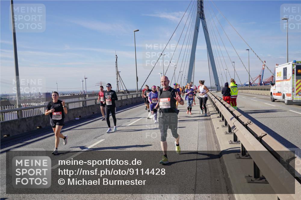03.10.2025 - Köhlbrandbrückenlauf Michael Burmester http://msf.ph/oto/9114428 03.10.2025 12:55:59 Position 2 5709 meine-sportfotos.de