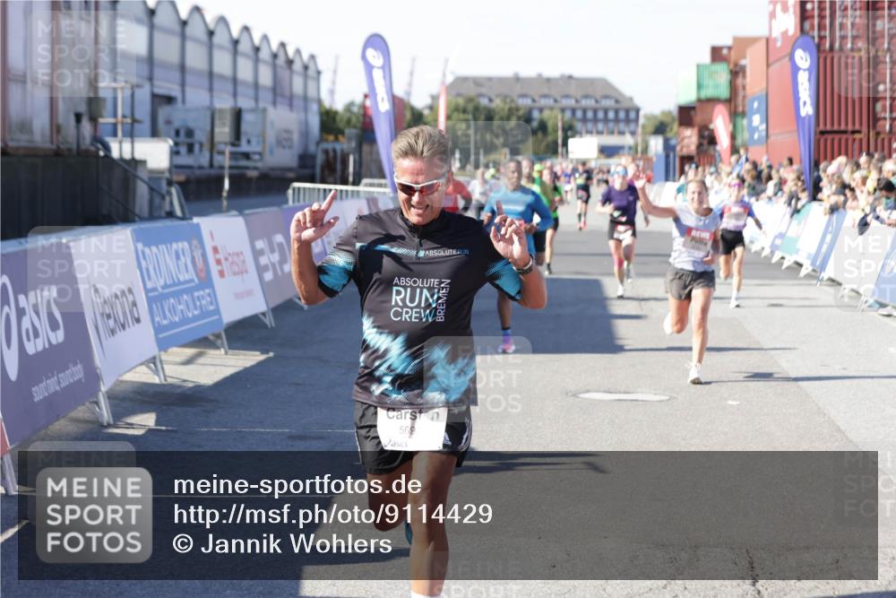 03.10.2025 - Köhlbrandbrückenlauf Jannik Wohlers http://msf.ph/oto/9114429 03.10.2025 13:01:53 Ziel 4025, 4118, 4162, 4206, 4258, 4543, 5671, 5692, 5718, 5739, 6235 meine-sportfotos.de
