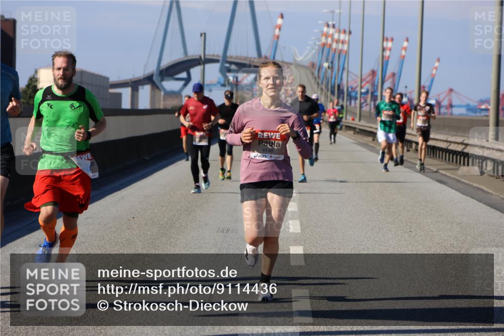 03.10.2025 - Köhlbrandbrückenlauf Strokosch-Dieckow http://msf.ph/oto/9114436 03.10.2025 12:45:27 Position 3 4148 meine-sportfotos.de