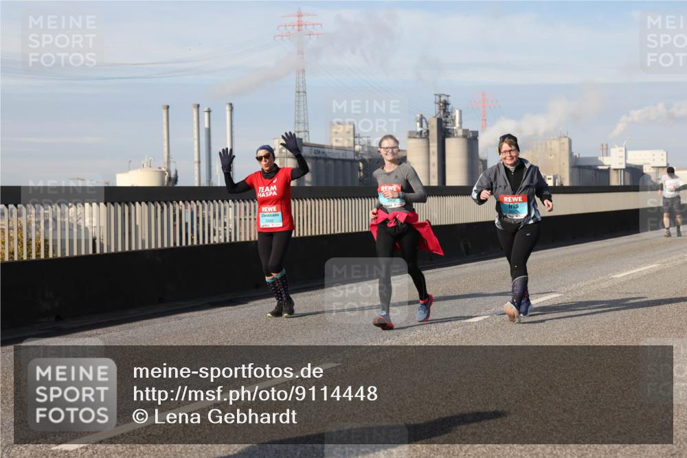 03.10.2025 - Köhlbrandbrückenlauf Lena Gebhardt http://msf.ph/oto/9114448 03.10.2025 10:17:33 Position 2  meine-sportfotos.de