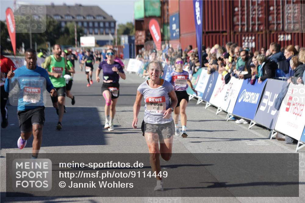 03.10.2025 - Köhlbrandbrückenlauf Jannik Wohlers http://msf.ph/oto/9114449 03.10.2025 13:01:54 Ziel 4025, 4118, 4162, 4206, 4258, 4543, 5671, 5692, 5703, 5718, 5739, 6235 meine-sportfotos.de