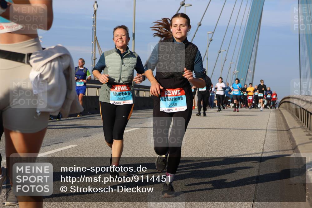 03.10.2025 - Köhlbrandbrückenlauf Strokosch-Dieckow http://msf.ph/oto/9114451 03.10.2025 09:49:18 Position 2 2687, 2686 meine-sportfotos.de