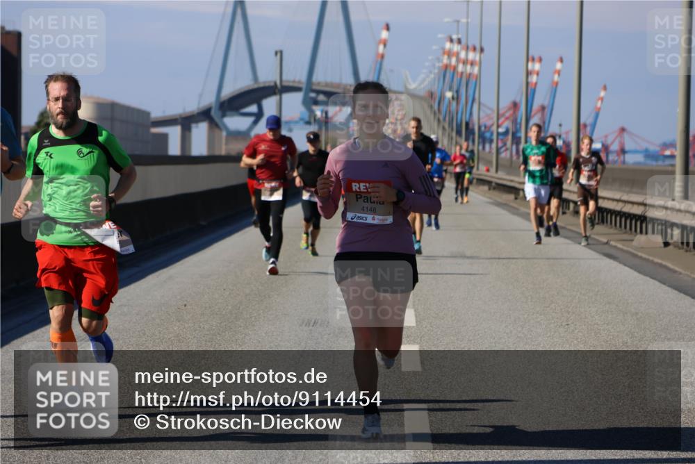 03.10.2025 - Köhlbrandbrückenlauf Strokosch-Dieckow http://msf.ph/oto/9114454 03.10.2025 12:45:27 Position 3 4148 meine-sportfotos.de