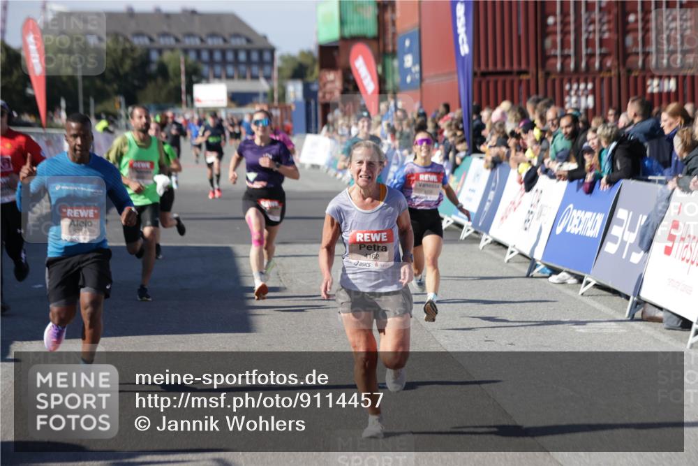 03.10.2025 - Köhlbrandbrückenlauf Jannik Wohlers http://msf.ph/oto/9114457 03.10.2025 13:01:54 Ziel 4025, 4118, 4162, 4206, 4258, 4543, 5671, 5692, 5703, 5718, 5739, 6235 meine-sportfotos.de