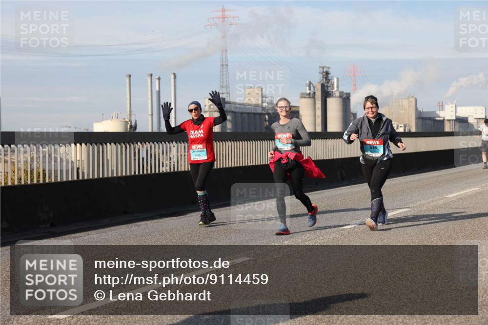 03.10.2025 - Köhlbrandbrückenlauf Lena Gebhardt http://msf.ph/oto/9114459 03.10.2025 10:17:33 Position 2 2565 meine-sportfotos.de