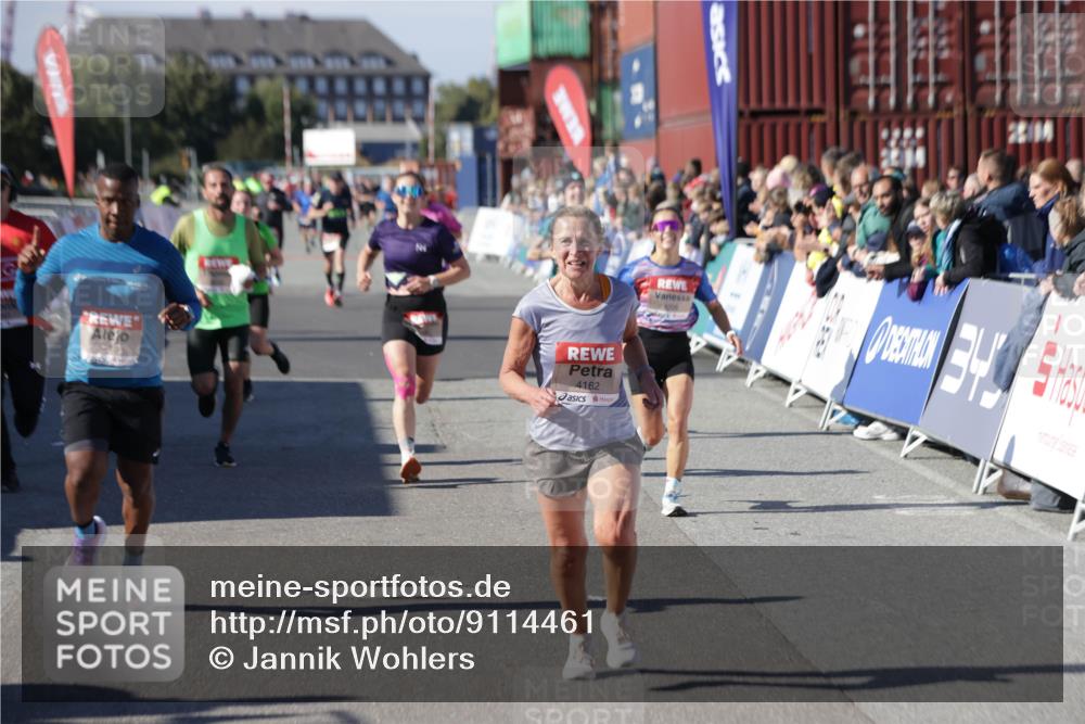 03.10.2025 - Köhlbrandbrückenlauf Jannik Wohlers http://msf.ph/oto/9114461 03.10.2025 13:01:55 Ziel 4025, 4118, 4162, 4206, 4258, 4543, 4907, 5671, 5692, 5703, 5718, 5739, 6235 meine-sportfotos.de