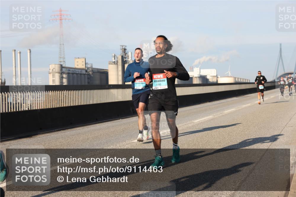 03.10.2025 - Köhlbrandbrückenlauf Lena Gebhardt http://msf.ph/oto/9114463 03.10.2025 09:43:10 Position 2 1550 meine-sportfotos.de