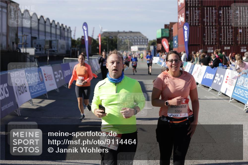 03.10.2025 - Köhlbrandbrückenlauf Jannik Wohlers http://msf.ph/oto/9114464 03.10.2025 13:32:16 Ziel 4443, 4485, 4578, 4985, 5155, 5238, 5354, 5820, 5921, 5922, 5923, 6146, 6287, 6304, 6460 meine-sportfotos.de
