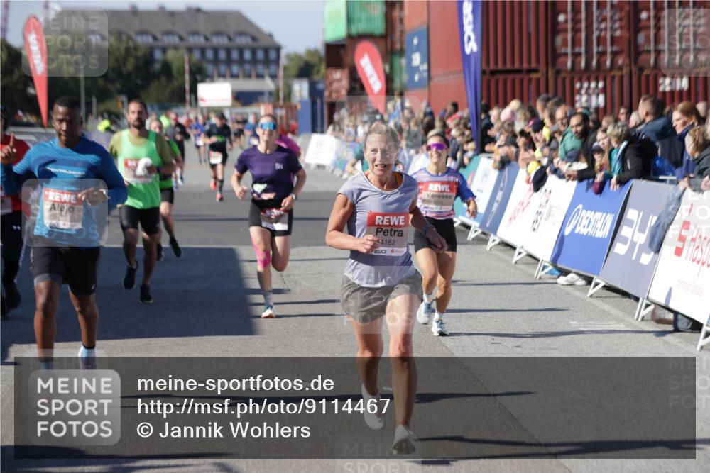 03.10.2025 - Köhlbrandbrückenlauf Jannik Wohlers http://msf.ph/oto/9114467 03.10.2025 13:01:55 Ziel 4025, 4118, 4162, 4206, 4258, 4543, 4907, 5671, 5692, 5703, 5718, 5739, 6235 meine-sportfotos.de