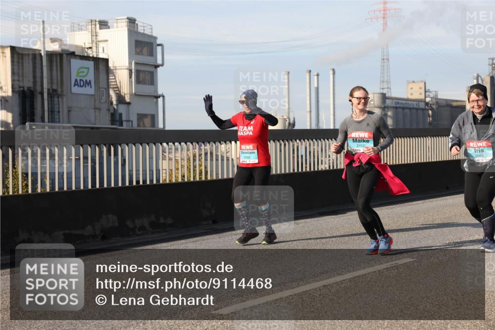 03.10.2025 - Köhlbrandbrückenlauf Lena Gebhardt http://msf.ph/oto/9114468 03.10.2025 10:17:34 Position 2 2452, 2565, 2665 meine-sportfotos.de