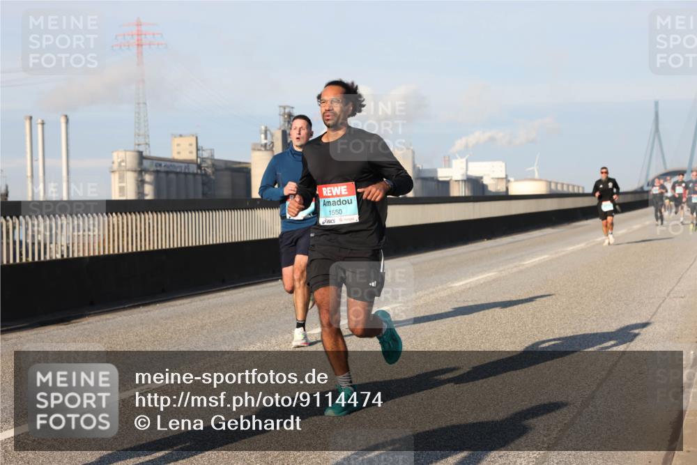 03.10.2025 - Köhlbrandbrückenlauf Lena Gebhardt http://msf.ph/oto/9114474 03.10.2025 09:43:10 Position 2 1550 meine-sportfotos.de