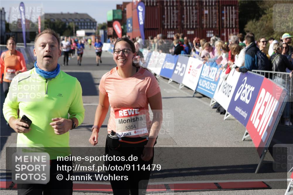 03.10.2025 - Köhlbrandbrückenlauf Jannik Wohlers http://msf.ph/oto/9114479 03.10.2025 13:32:17 Ziel 4443, 4485, 4578, 4985, 5155, 5238, 5354, 5820, 5921, 5922, 5923, 6146, 6287, 6304 meine-sportfotos.de