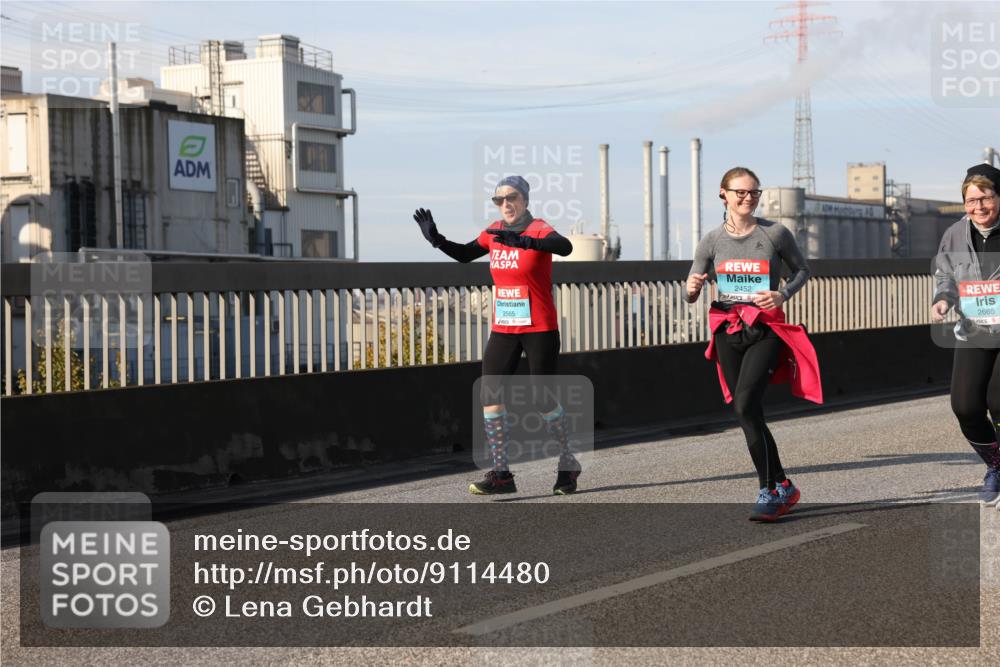 03.10.2025 - Köhlbrandbrückenlauf Lena Gebhardt http://msf.ph/oto/9114480 03.10.2025 10:17:34 Position 2 2565, 2452, 2665 meine-sportfotos.de