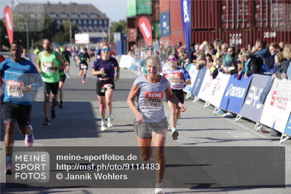 03.10.2025 - Köhlbrandbrückenlauf Jannik Wohlers http://msf.ph/oto/9114483 03.10.2025 13:01:55 Ziel 4025, 4118, 4162, 4206, 4258, 4543, 4907, 5671, 5692, 5703, 5718, 5739, 6235 meine-sportfotos.de