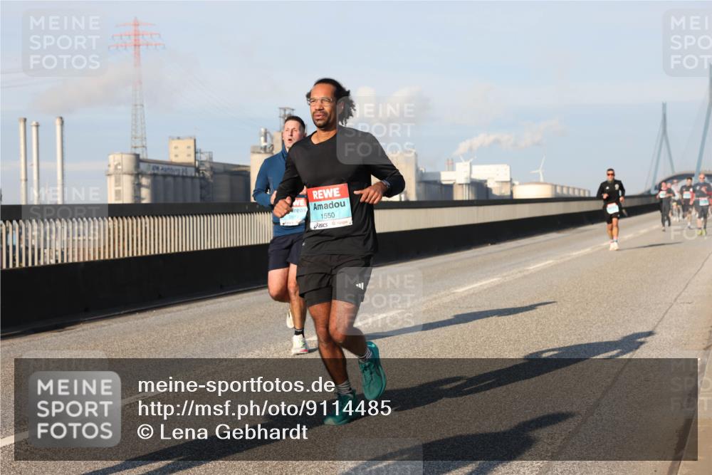 03.10.2025 - Köhlbrandbrückenlauf Lena Gebhardt http://msf.ph/oto/9114485 03.10.2025 09:43:10 Position 2 1550 meine-sportfotos.de