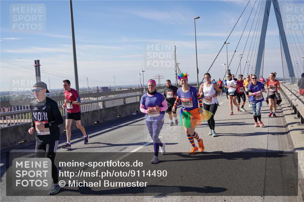 03.10.2025 - Köhlbrandbrückenlauf Michael Burmester http://msf.ph/oto/9114490 03.10.2025 12:56:02 Position 2 6559, 6314, 63126 meine-sportfotos.de
