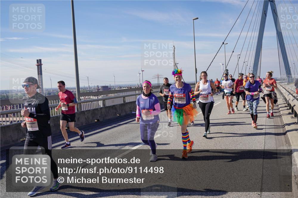 03.10.2025 - Köhlbrandbrückenlauf Michael Burmester http://msf.ph/oto/9114498 03.10.2025 12:56:02 Position 2 3, 6559 meine-sportfotos.de