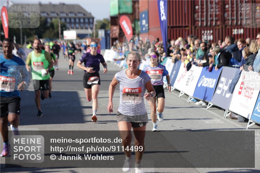 03.10.2025 - Köhlbrandbrückenlauf Jannik Wohlers http://msf.ph/oto/9114499 03.10.2025 13:01:55 Ziel 4025, 4118, 4162, 4206, 4258, 4543, 4907, 5671, 5692, 5703, 5718, 5739, 6235 meine-sportfotos.de
