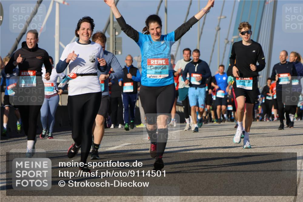 03.10.2025 - Köhlbrandbrückenlauf Strokosch-Dieckow http://msf.ph/oto/9114501 03.10.2025 09:49:25 Position 2 3471, 3666 meine-sportfotos.de