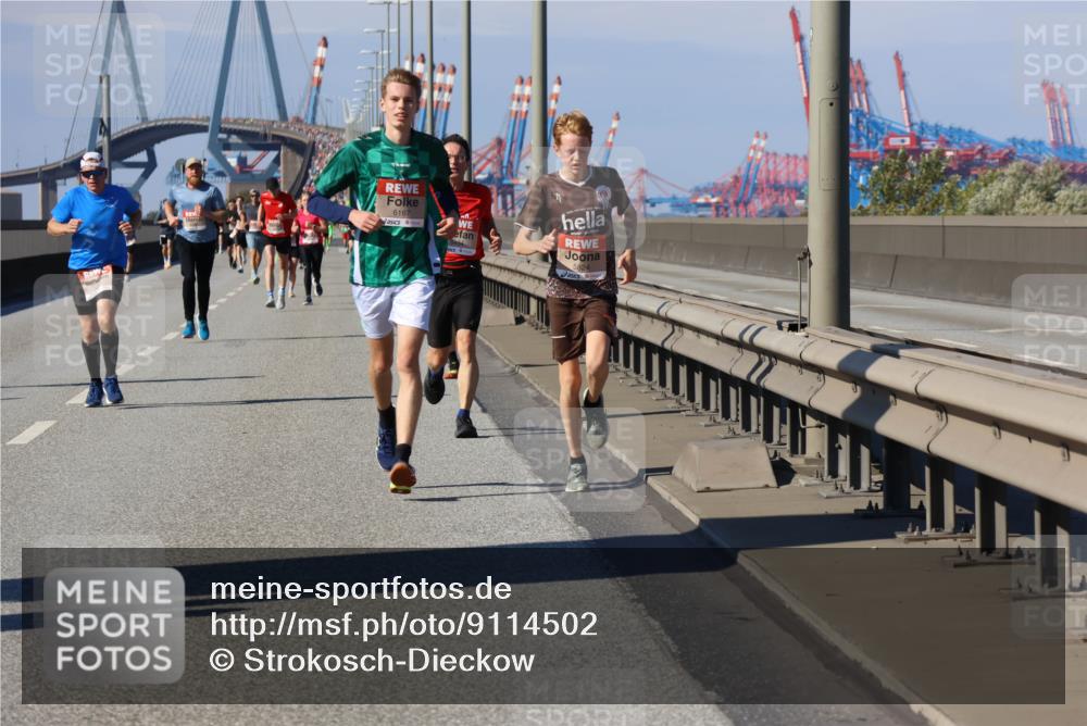 03.10.2025 - Köhlbrandbrückenlauf Strokosch-Dieckow http://msf.ph/oto/9114502 03.10.2025 12:45:37 Position 3 6167, 5824 meine-sportfotos.de